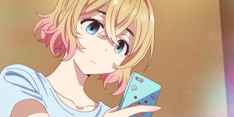 Mami Nanami looking at her phone in Rent-a-Girlfriend Season 5